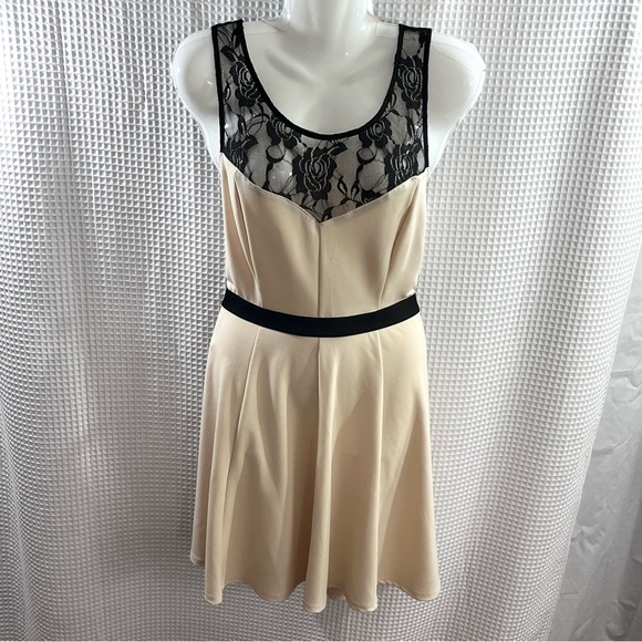 Material Girl ladies Cream and Black Mini Dress size XL - Picture 4 of 7